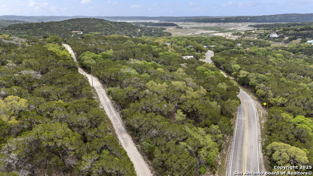 Listing photo id 7 for 13700 Park Road 37