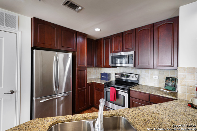 Image 9 of 39 For 215 Center St.  203