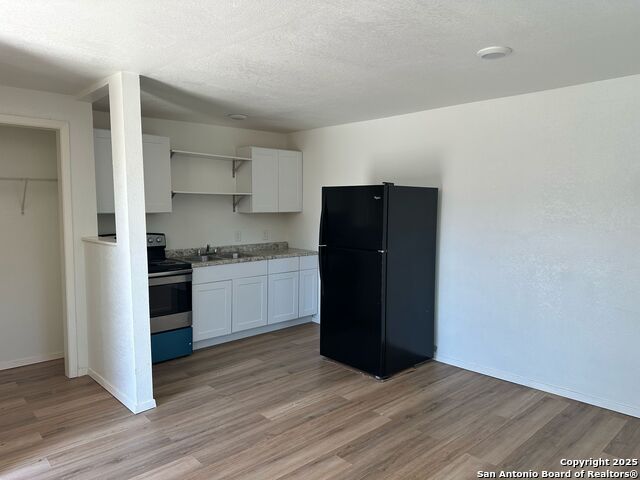 Image 2 of 6 For 411 Cincinnati Ave  201