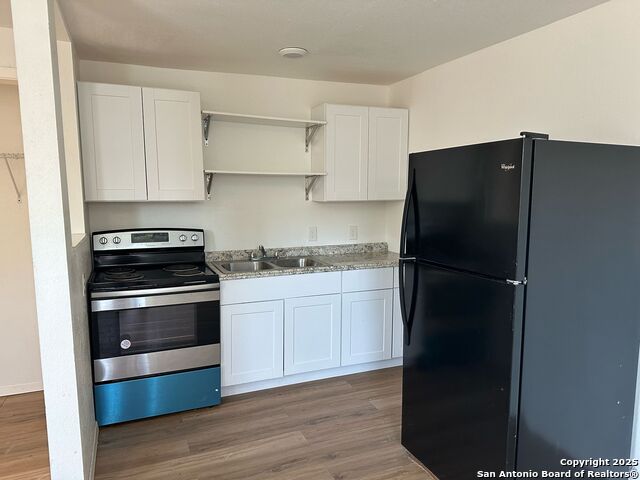 Image 3 of 6 For 411 Cincinnati Ave  201
