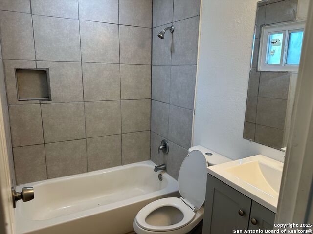 Image 5 of 6 For 411 Cincinnati Ave  201