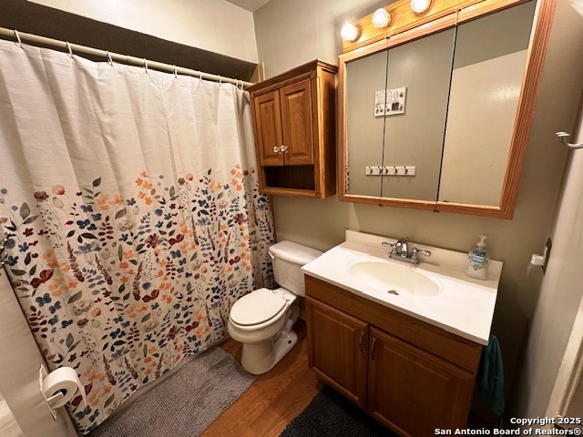 Image 19 of 23 For 8702 Village  302