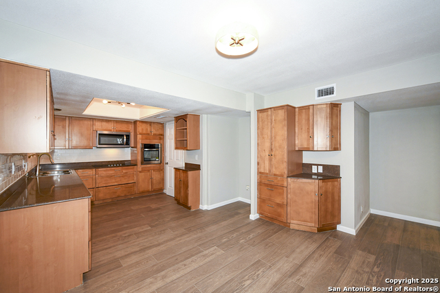 Image 13 of 30 For 9230 Bingham