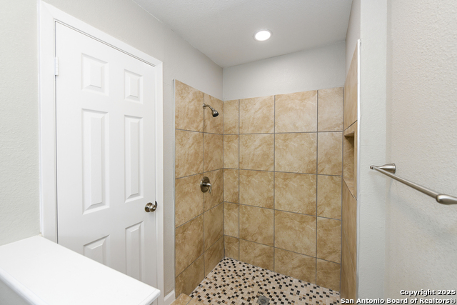 Image 18 of 30 For 9230 Bingham