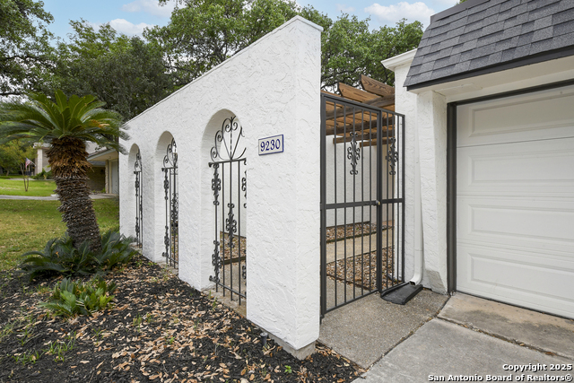 Image 3 of 30 For 9230 Bingham