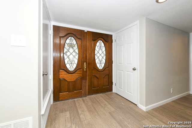 Image 5 of 30 For 9230 Bingham