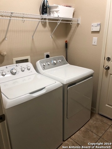 Listing photo id 16 for 3206 Briscoe Trail