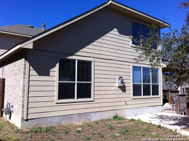 Listing photo id 17 for 3206 Briscoe Trail