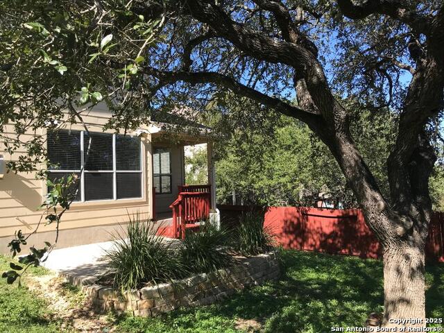 Listing photo id 18 for 3206 Briscoe Trail