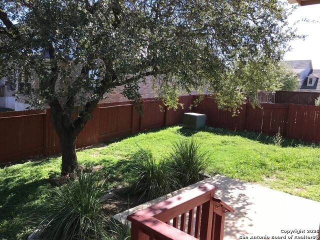 Listing photo id 21 for 3206 Briscoe Trail