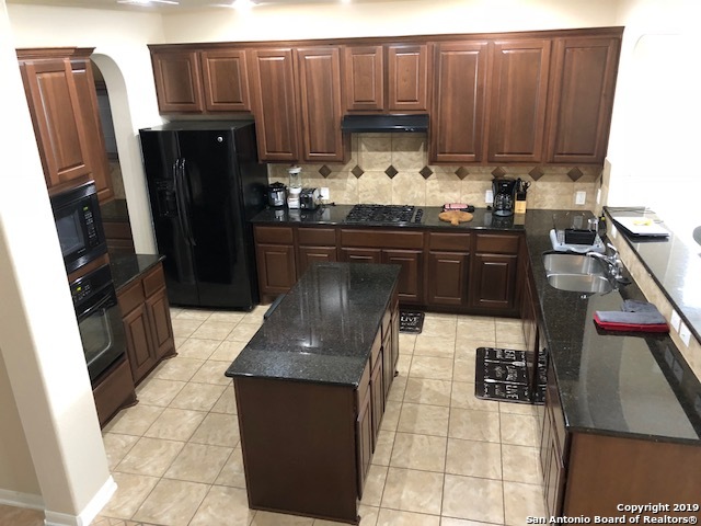 Listing photo id 3 for 3206 Briscoe Trail