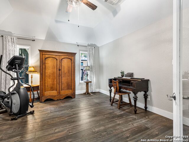 Image 26 of 45 For 834 Candlewood