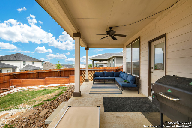 Image 19 of 26 For 227 W Boerne Harbor