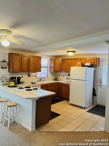 Listing photo id 3 for 280 Lakeshore Dr N