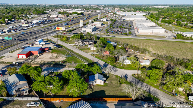 Listing photo id 24 for 556 Gode  