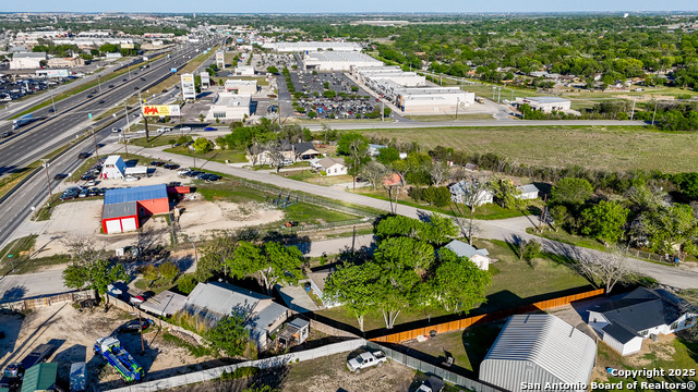 Listing photo id 25 for 556 Gode  