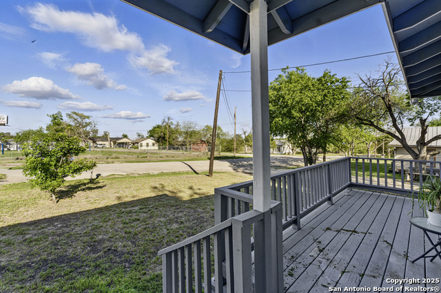 Listing photo id 3 for 556 Gode  