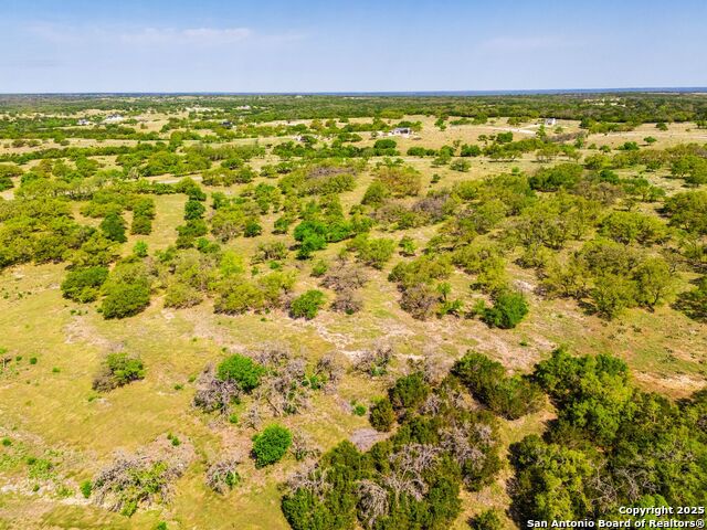 Listing photo id 10 for 00 Tablerock Dr