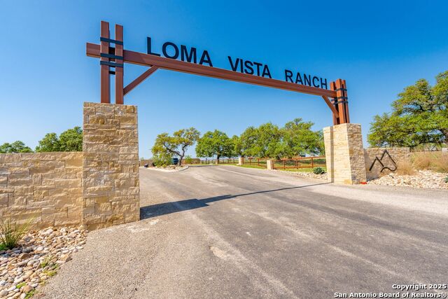 Listing photo id 12 for 00 Tablerock Dr