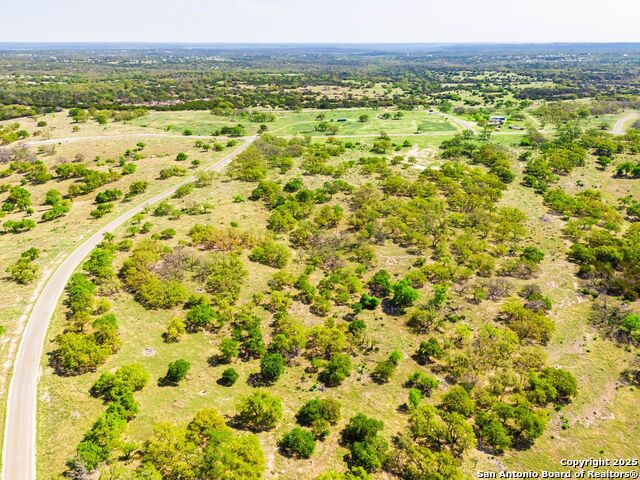 Listing photo id 3 for 00 Tablerock Dr