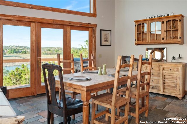 Listing photo id 13 for 21008 W Lakeshore Dr