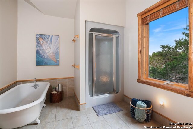 Listing photo id 19 for 21008 W Lakeshore Dr