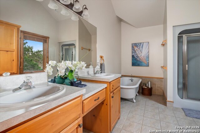 Listing photo id 20 for 21008 W Lakeshore Dr