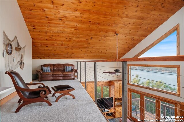 Listing photo id 22 for 21008 W Lakeshore Dr
