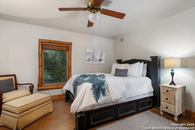 Listing photo id 24 for 21008 W Lakeshore Dr
