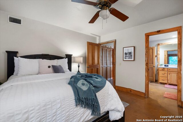 Listing photo id 25 for 21008 W Lakeshore Dr