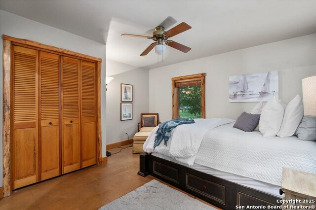 Listing photo id 26 for 21008 W Lakeshore Dr