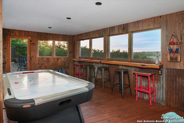 Listing photo id 32 for 21008 W Lakeshore Dr