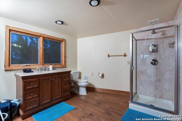 Listing photo id 33 for 21008 W Lakeshore Dr