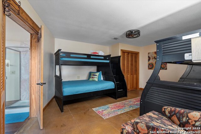 Listing photo id 34 for 21008 W Lakeshore Dr