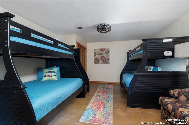 Listing photo id 35 for 21008 W Lakeshore Dr