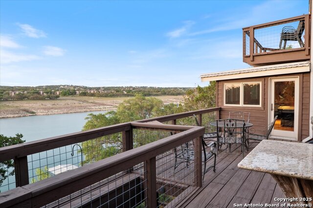 Listing photo id 37 for 21008 W Lakeshore Dr