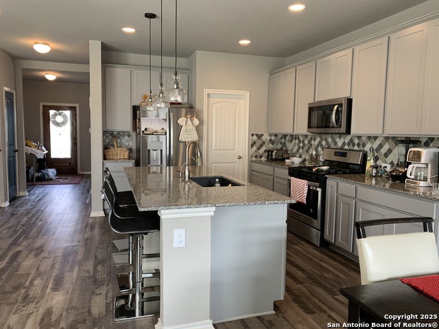 Listing photo id 5 for 12417 Vista Rim