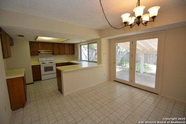 Image 3 of 16 For 8702 Timberwilde