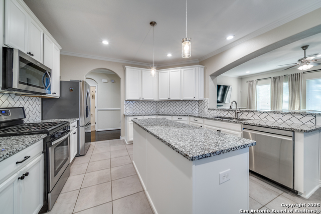 Image 9 of 25 For 2820 Lake Highlands