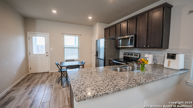 Listing photo id 9 for 3311 Rosita