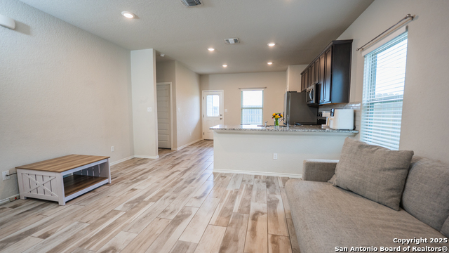 Listing photo id 3 for 3311 Rosita