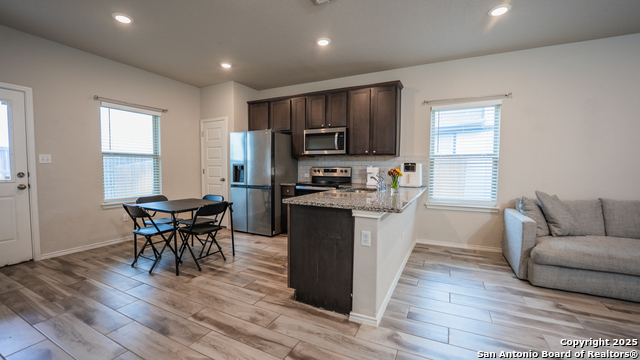 Listing photo id 5 for 3311 Rosita