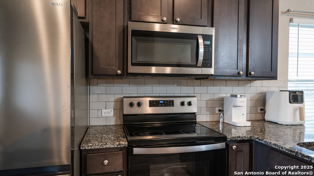 Listing photo id 7 for 3311 Rosita
