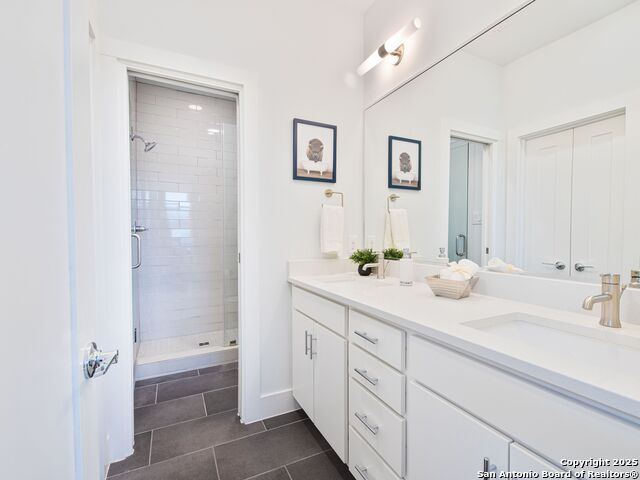Image 30 of 46 For 1606 Hackberry #201 N 201