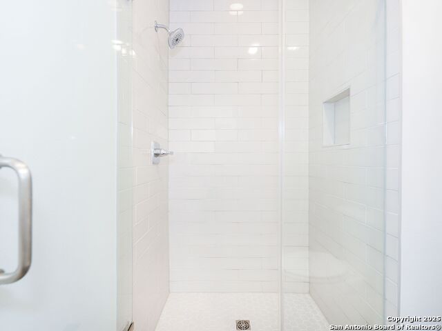Image 31 of 46 For 1606 Hackberry #201 N 201