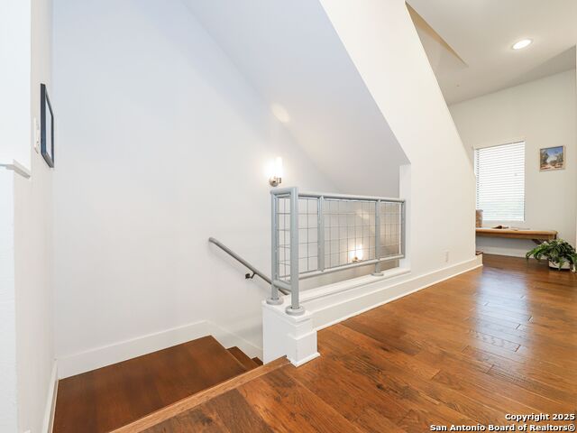 Image 8 of 46 For 1606 Hackberry #201 N 201