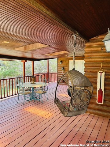 Listing photo id 0 for 272 Lakeshore Dr N