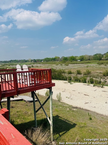 Listing photo id 18 for 272 Lakeshore Dr N