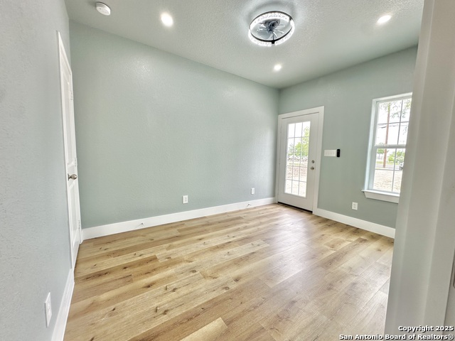 Image 23 of 31 For 1535 Hillcrest Drive