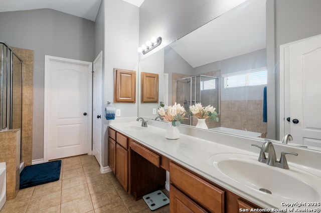 Image 16 of 25 For 9903 Rostock Ln